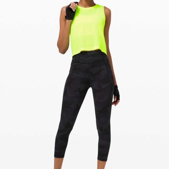 lululemon athletica Tops - Lululemon swiftly breathe crop tank sz 4 yellow